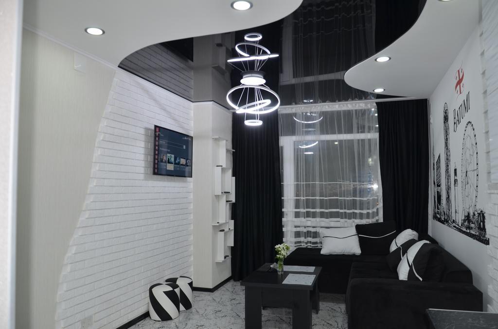 Studio "Black - White" Batumi Exterior photo